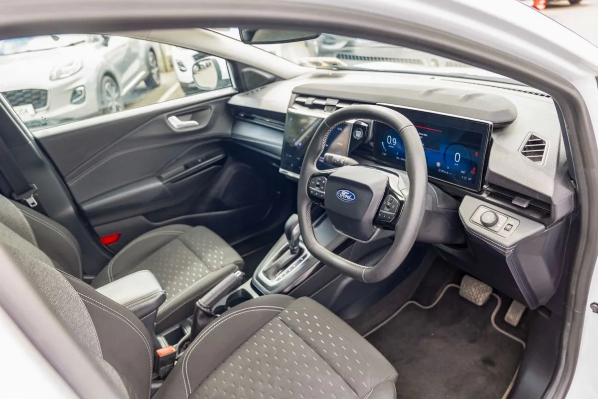 Ford Puma MPV, Petrol Hybrid, 2024, White