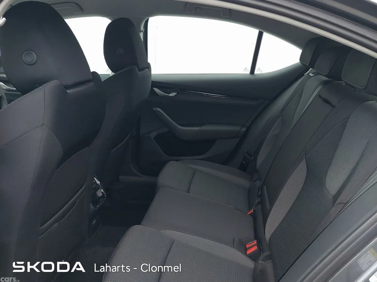Skoda Octavia Saloon, Diesel, 2026, Grey