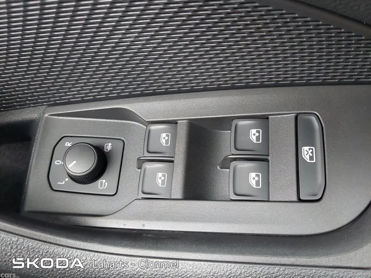 Skoda Octavia Saloon, Diesel, 2026, Grey