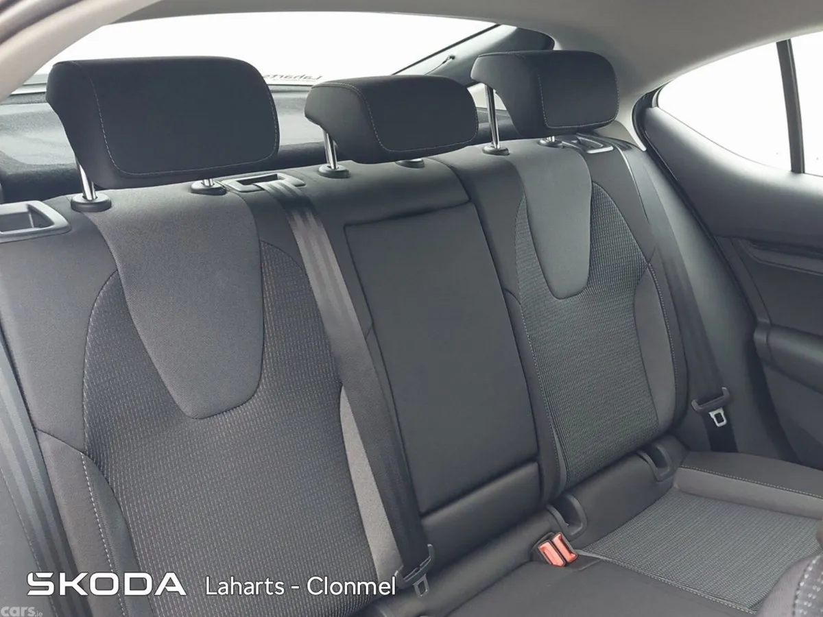 Skoda Octavia Saloon, Diesel, 2026, Grey