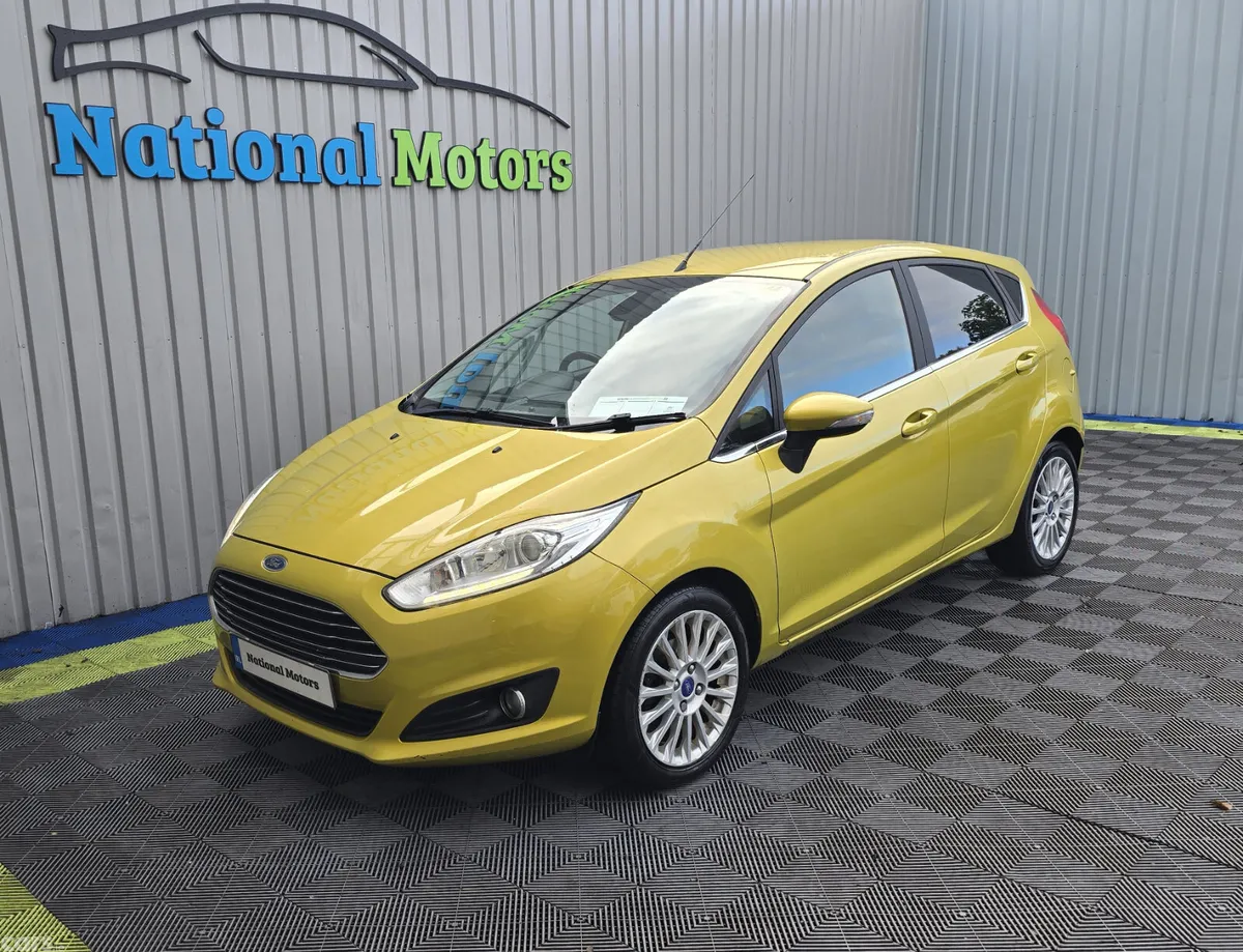 Ford Fiesta Hatchback, Petrol, 2014, Yellow
