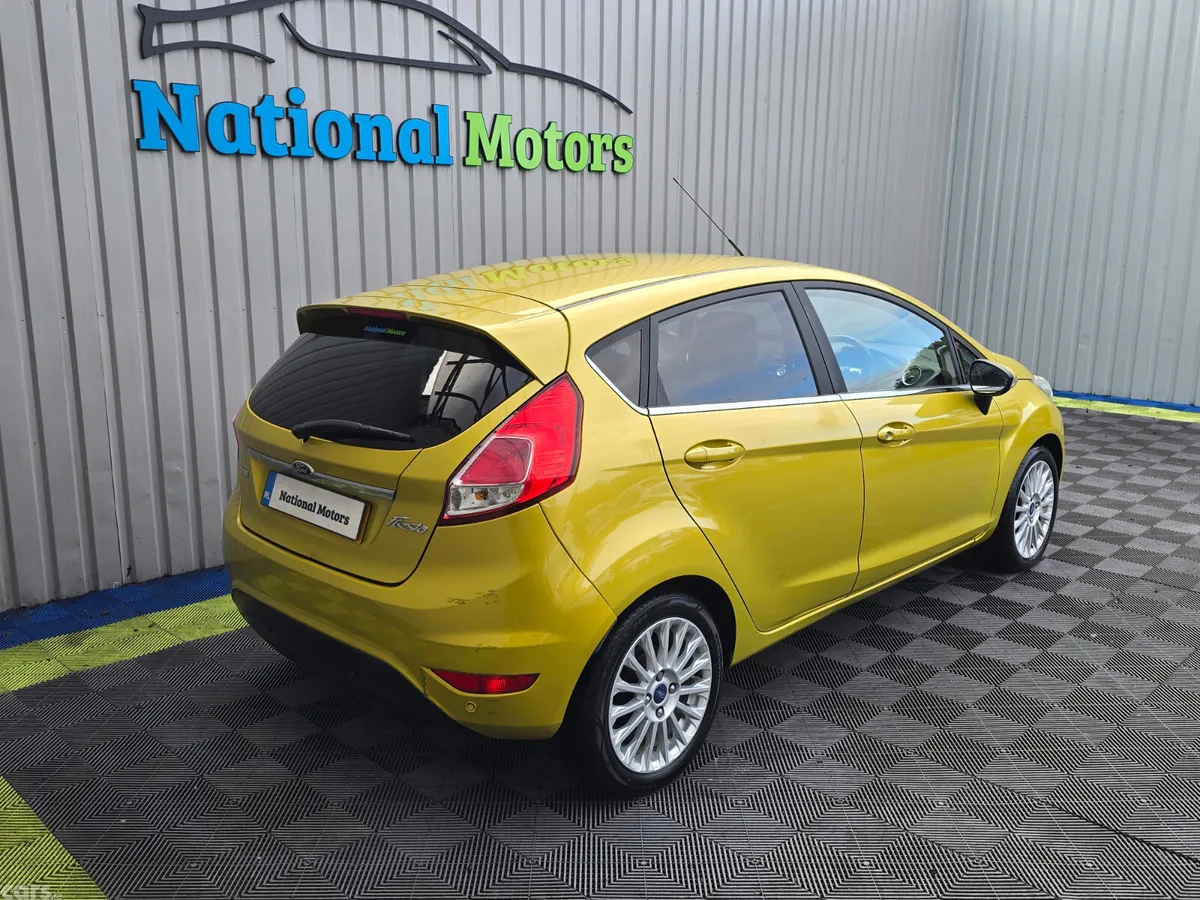 Ford Fiesta Hatchback, Petrol, 2014, Yellow