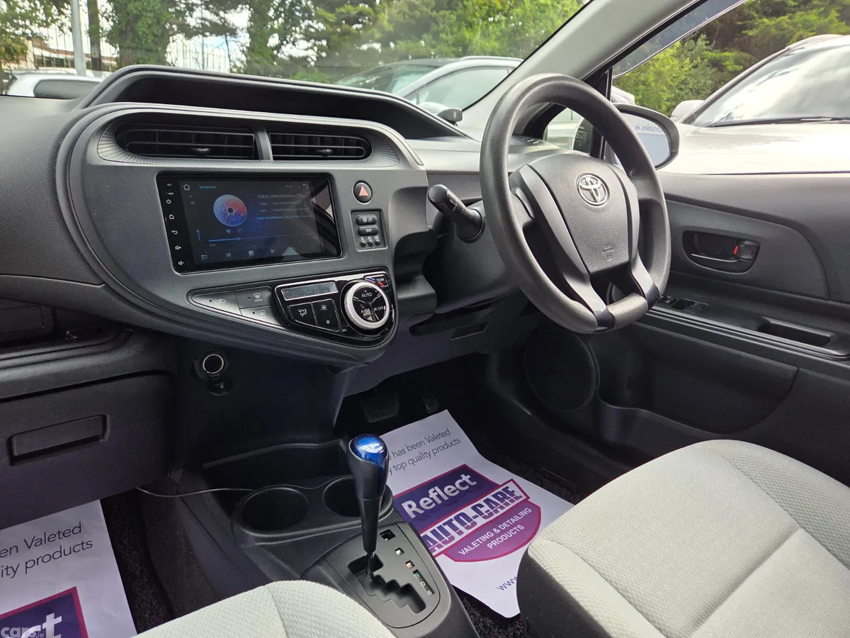 Toyota Aqua Hatchback, Petrol Hybrid, 2017, White