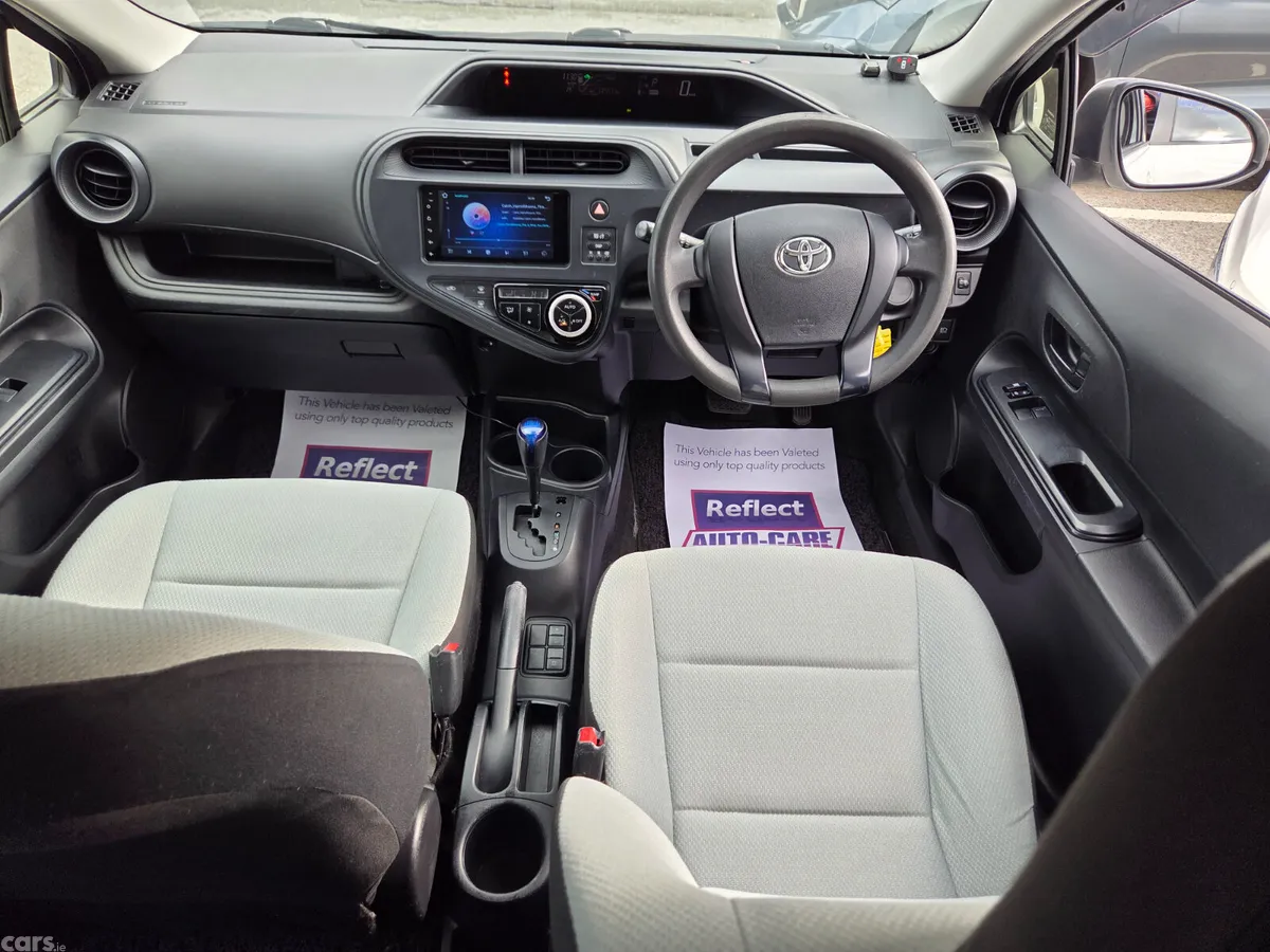 Toyota Aqua Hatchback, Petrol Hybrid, 2017, White