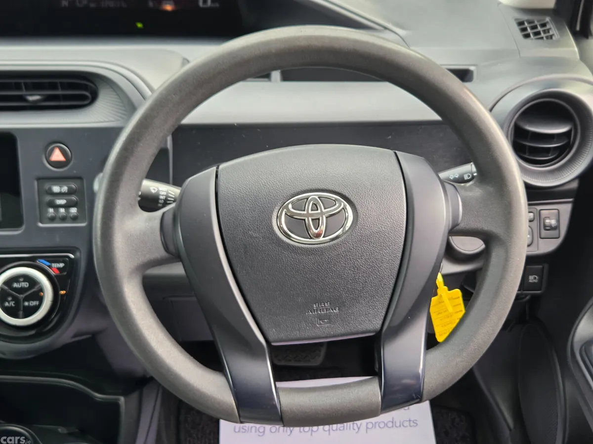 Toyota Aqua Hatchback, Petrol Hybrid, 2017, White