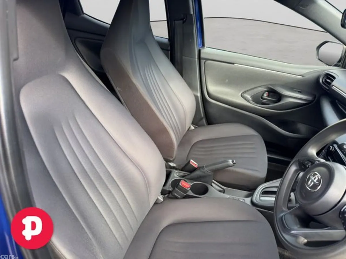 Toyota Yaris Hatchback, Petrol Hybrid, 2022, Blue