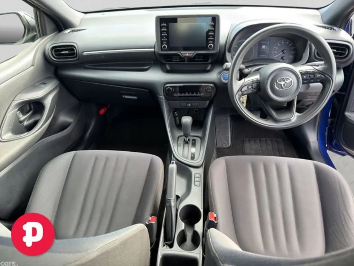 Toyota Yaris Hatchback, Petrol Hybrid, 2022, Blue