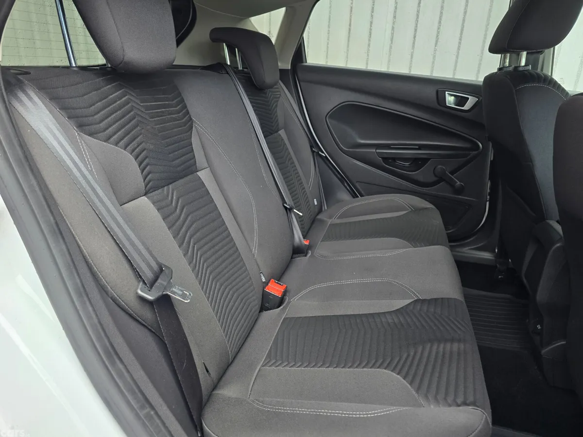 Ford Fiesta Hatchback, Petrol, 2014, White