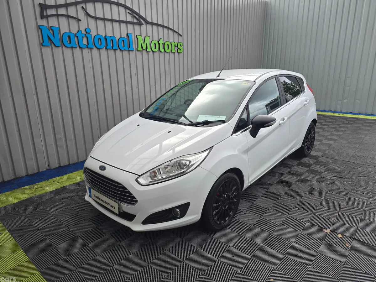 Ford Fiesta Hatchback, Petrol, 2014, White