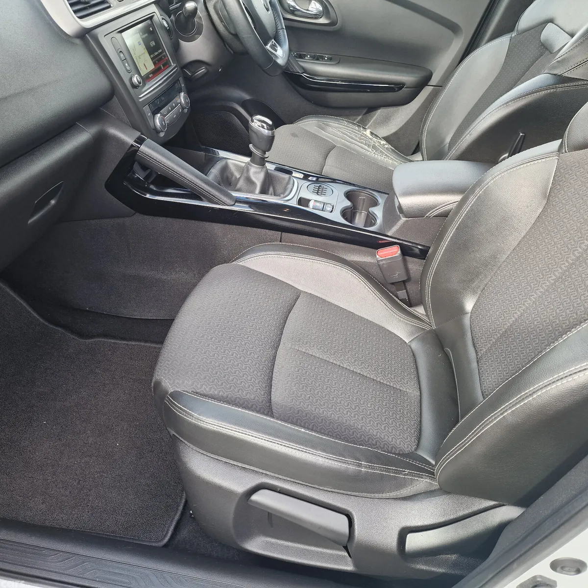 Renault Kadjar SUV, Diesel, 2016, White
