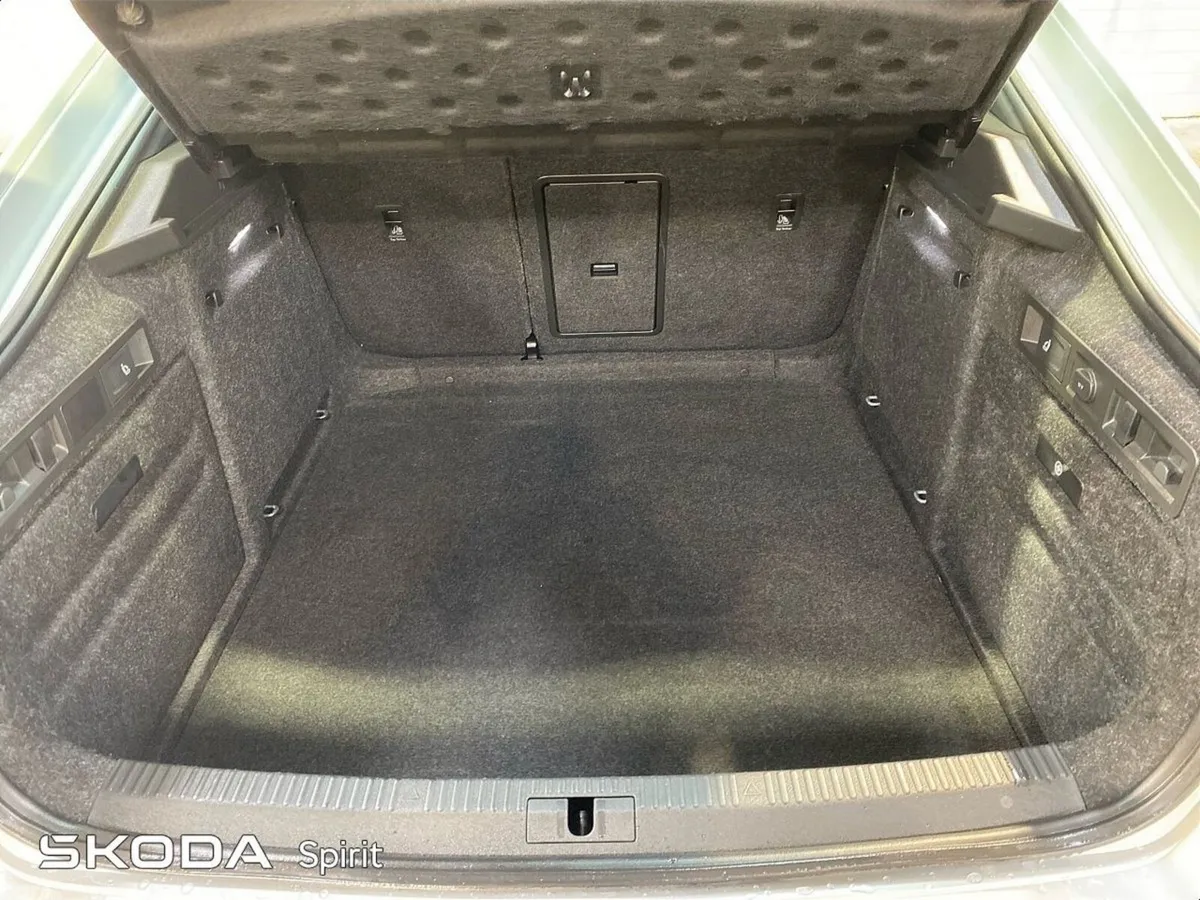 Skoda Superb Saloon, Diesel, 2021, Silver