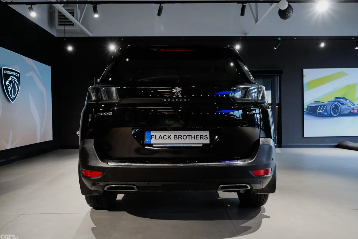 Peugeot 5008 MPV, Diesel, 2023, Black