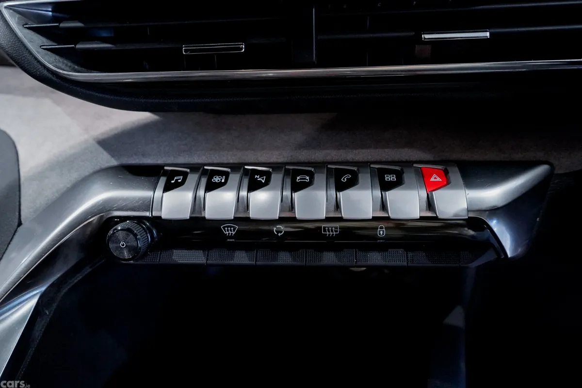 Peugeot 5008 MPV, Diesel, 2023, Black