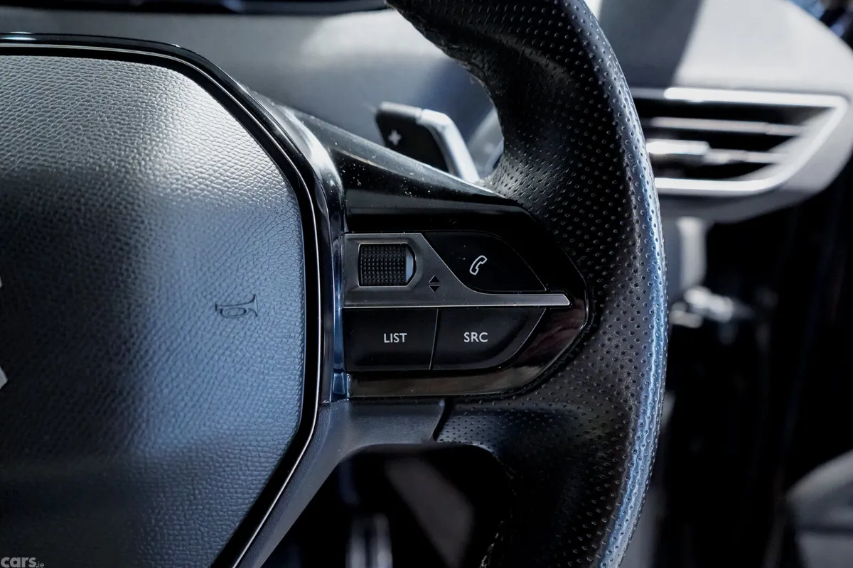Peugeot 5008 MPV, Diesel, 2023, Black