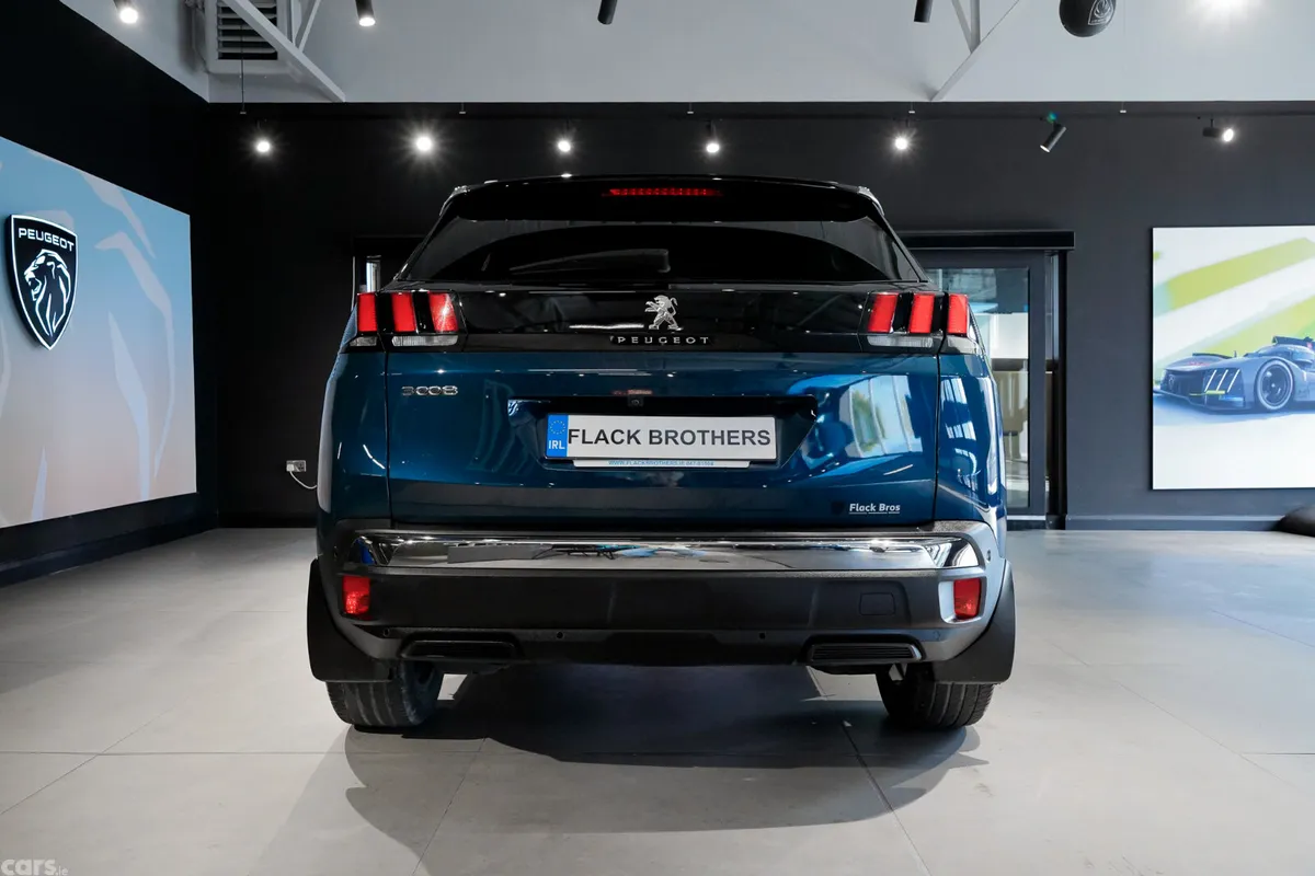 Peugeot 3008 MPV, Diesel, 2023, Blue