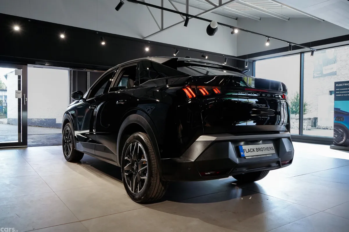 Peugeot 3008 MPV, Petrol Hybrid, 2026, Black