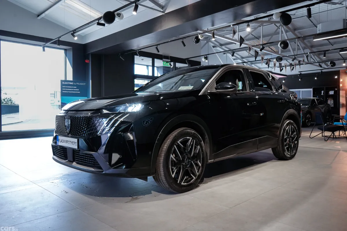 Peugeot 3008 MPV, Petrol Hybrid, 2026, Black