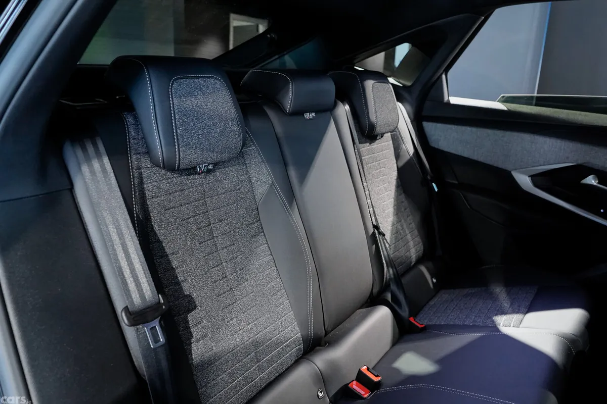 Peugeot 3008 MPV, Petrol Hybrid, 2026, Black