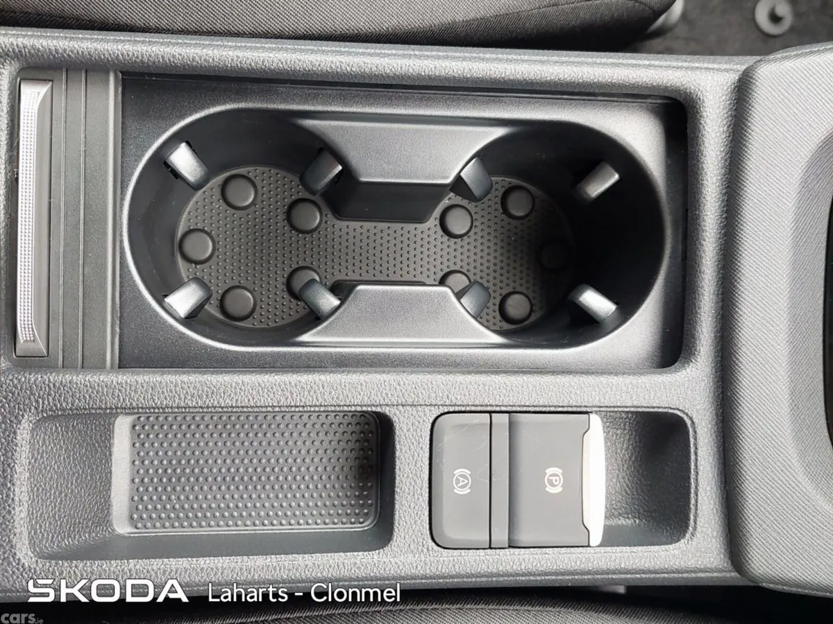 Skoda Octavia Saloon, Diesel, 2026, Grey