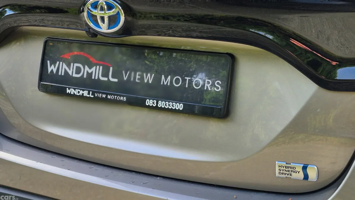 Toyota Yaris Hatchback, Petrol Hybrid, 2022, Silver