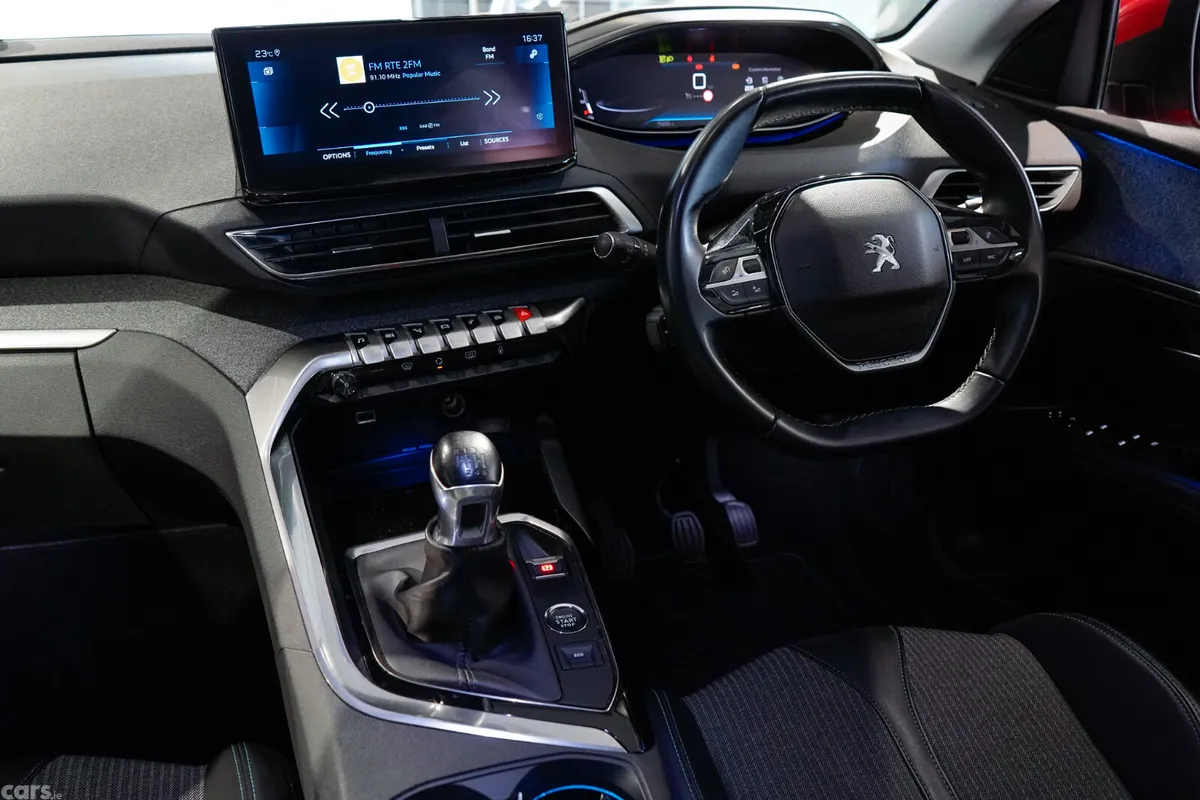 Peugeot 3008 MPV, Diesel, 2021, Red