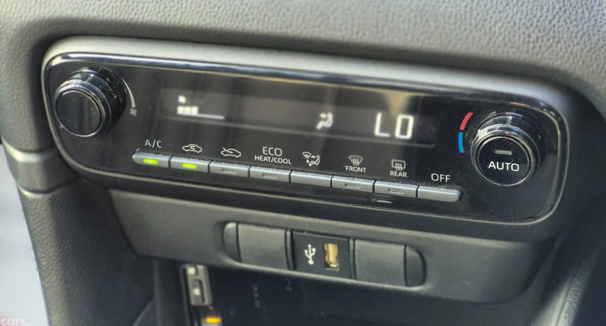 Toyota Yaris Hatchback, Petrol Hybrid, 2022, Silver