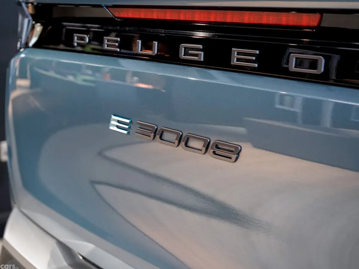 Peugeot 3008 MPV, Electric, 2025, Blue
