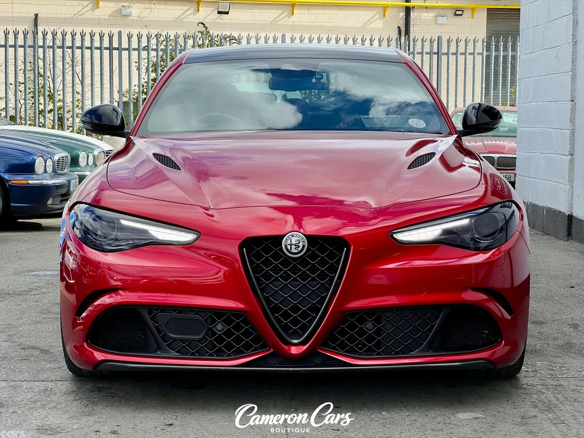 Alfa Romeo Giulia Saloon, Petrol, 2023, Red