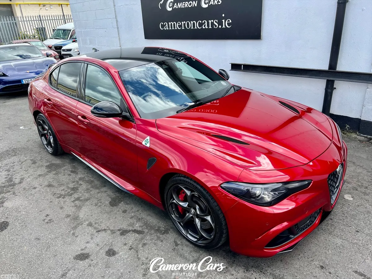 Alfa Romeo Giulia Saloon, Petrol, 2023, Red