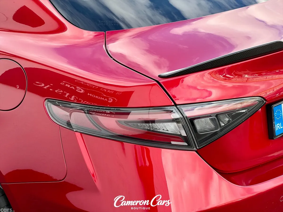 Alfa Romeo Giulia Saloon, Petrol, 2023, Red