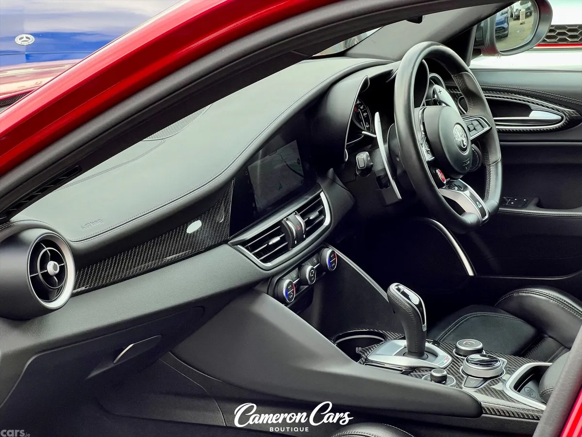 Alfa Romeo Giulia Saloon, Petrol, 2023, Red