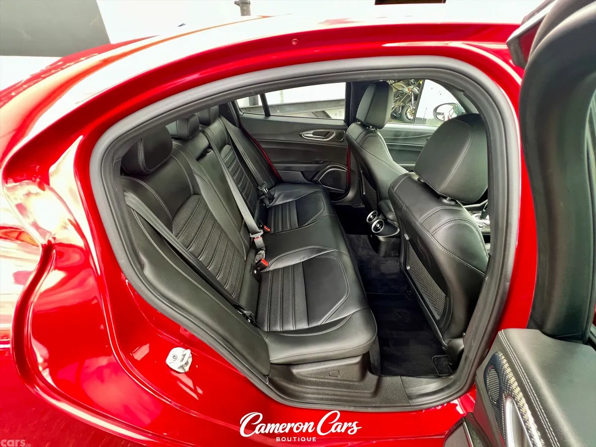 Alfa Romeo Giulia Saloon, Petrol, 2023, Red