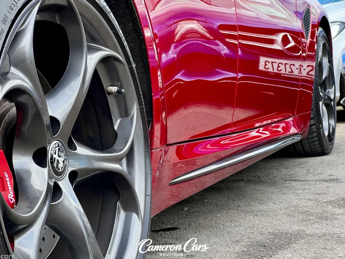 Alfa Romeo Giulia Saloon, Petrol, 2023, Red