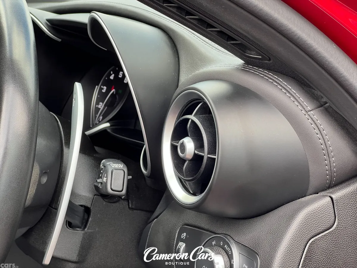 Alfa Romeo Giulia Saloon, Petrol, 2023, Red