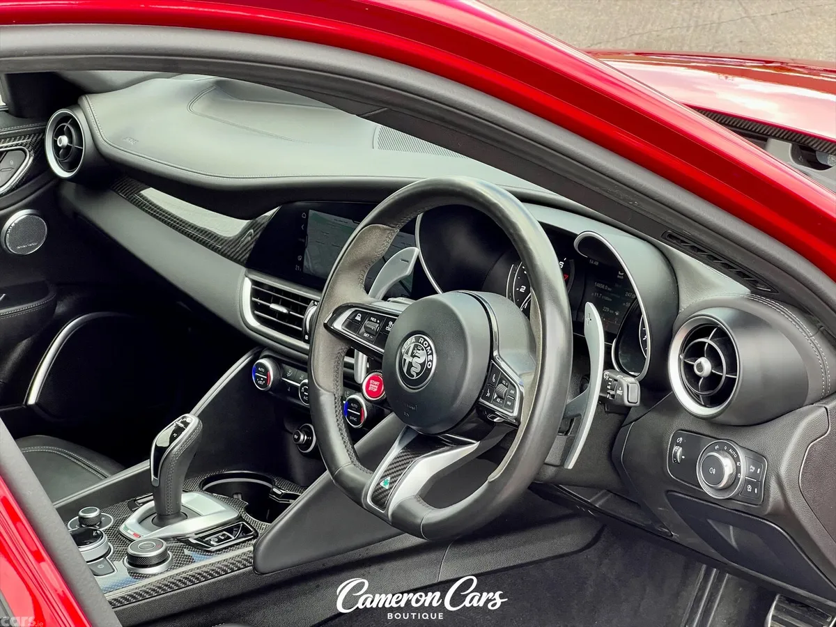 Alfa Romeo Giulia Saloon, Petrol, 2023, Red