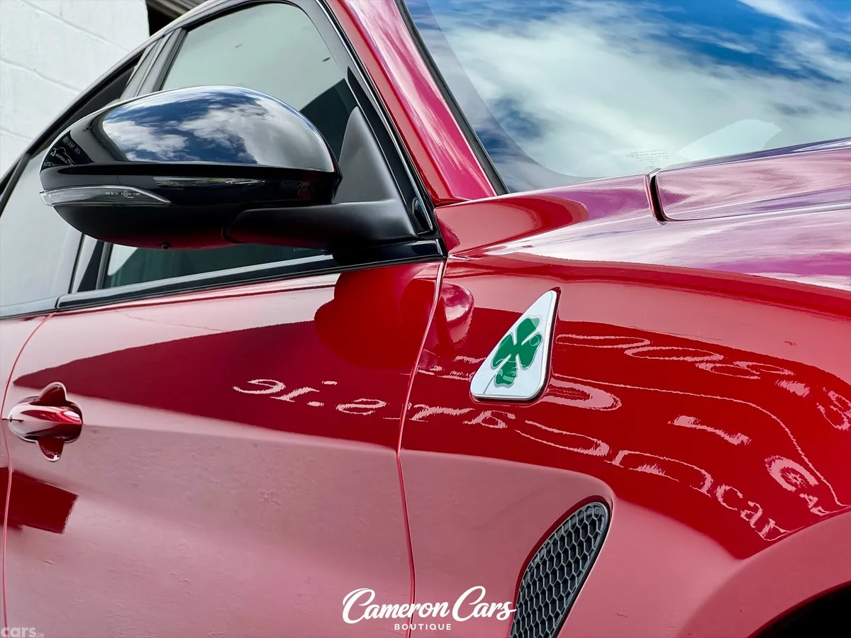 Alfa Romeo Giulia Saloon, Petrol, 2023, Red