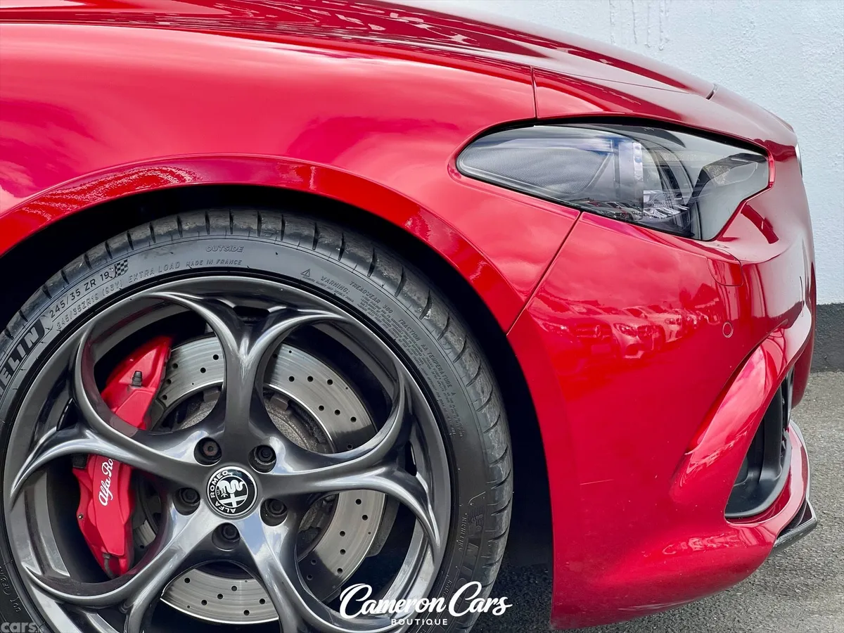 Alfa Romeo Giulia Saloon, Petrol, 2023, Red