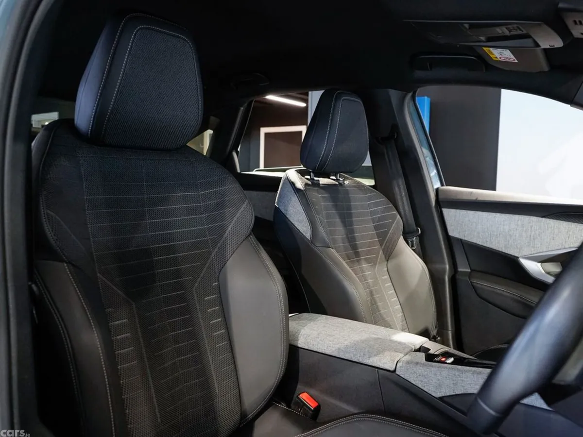 Peugeot 3008 MPV, Petrol Hybrid, 2025, Blue