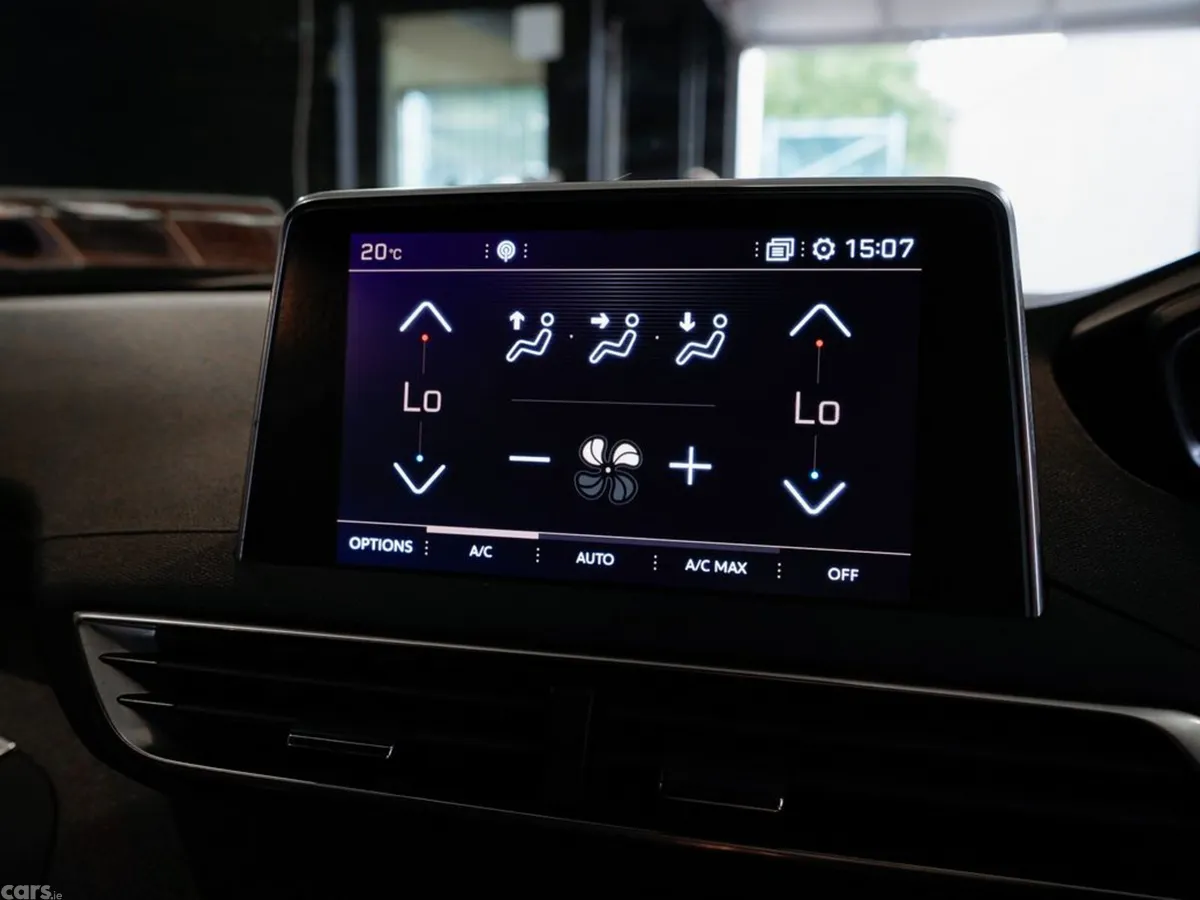 Peugeot 5008 MPV, Diesel, 2019, White