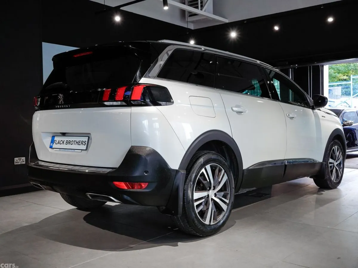 Peugeot 5008 MPV, Diesel, 2019, White