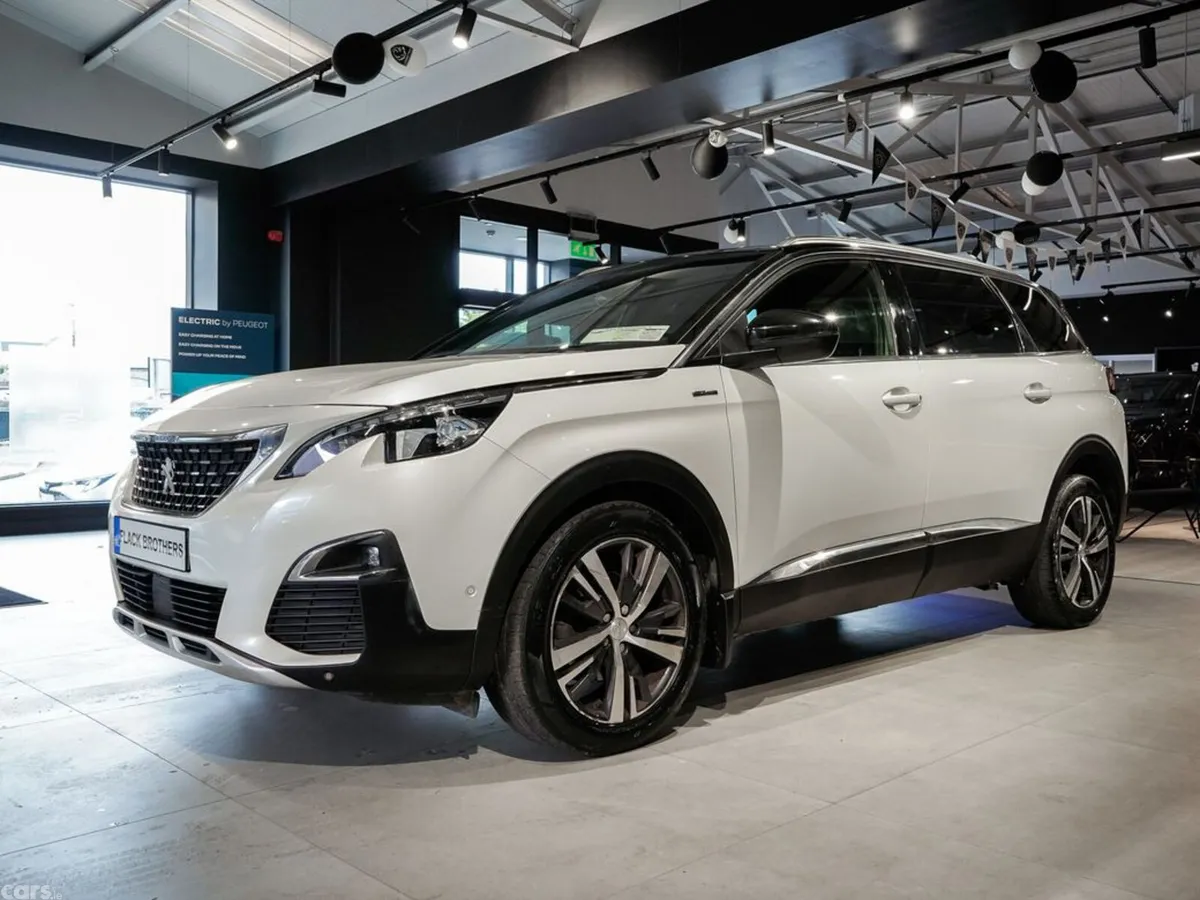 Peugeot 5008 MPV, Diesel, 2019, White