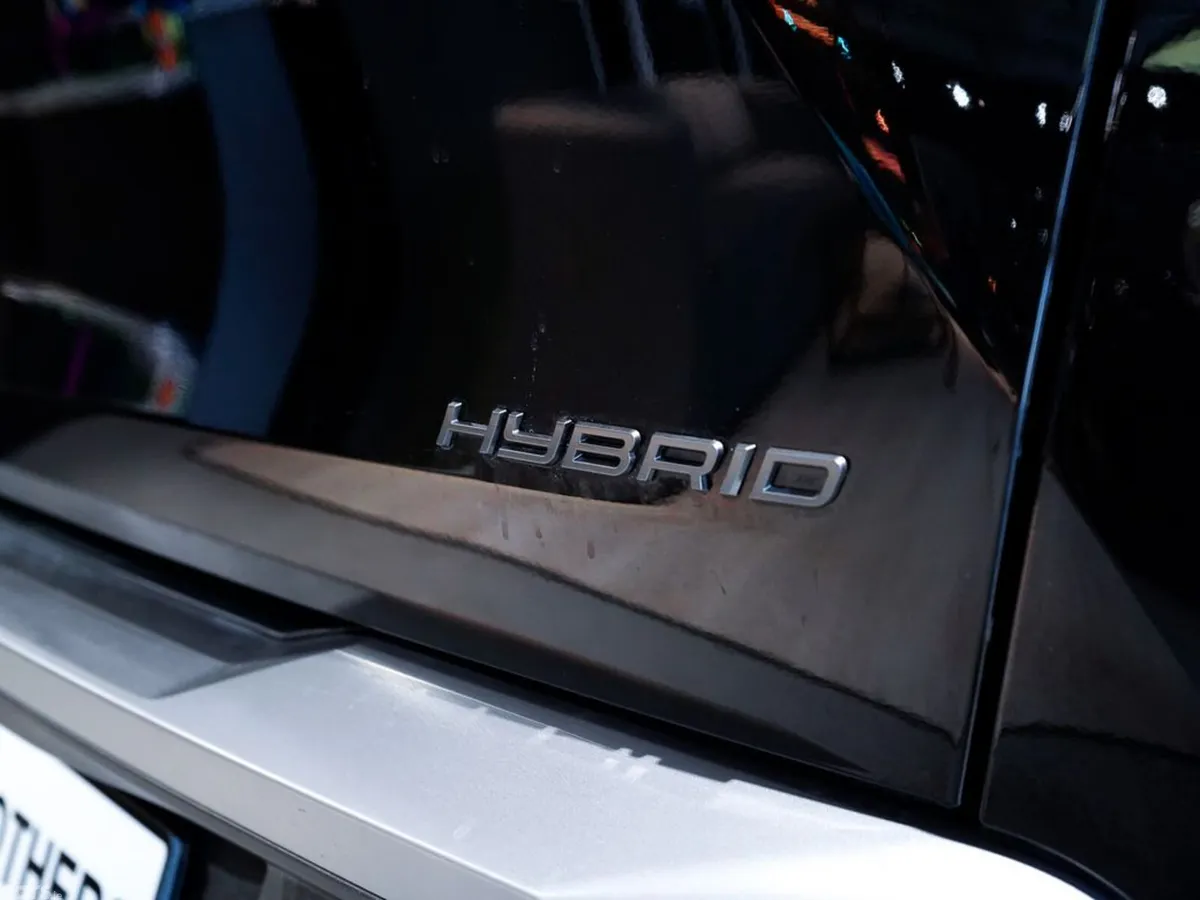 Peugeot 3008 MPV, Petrol Hybrid, 2024, Black