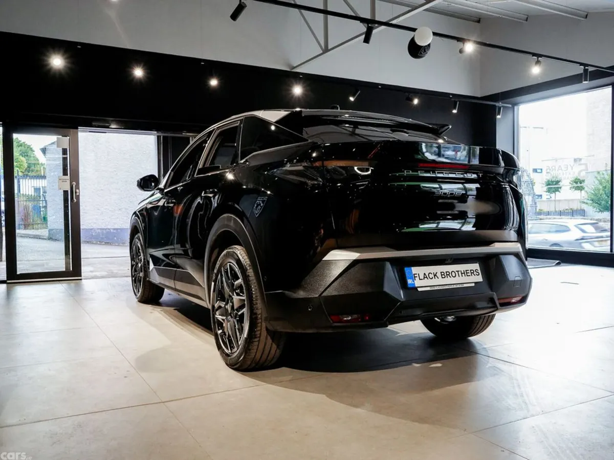 Peugeot 3008 MPV, Petrol Hybrid, 2024, Black