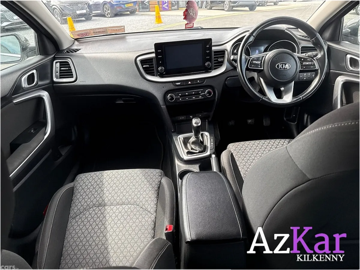 Kia XCeed Hatchback, Diesel, 2021, Grey