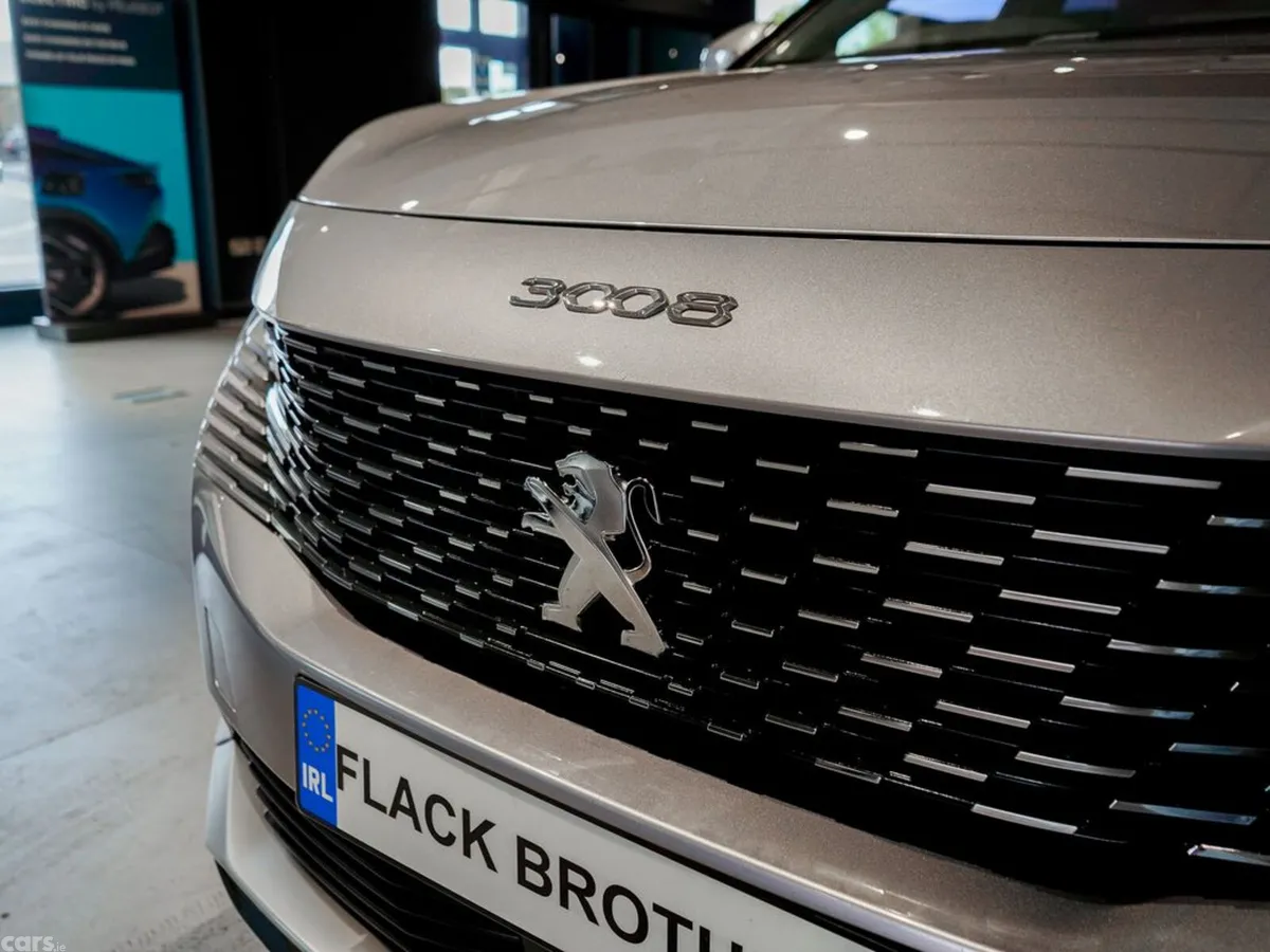 Peugeot 3008 MPV, Petrol Plug-in Hybrid, 2022, Grey