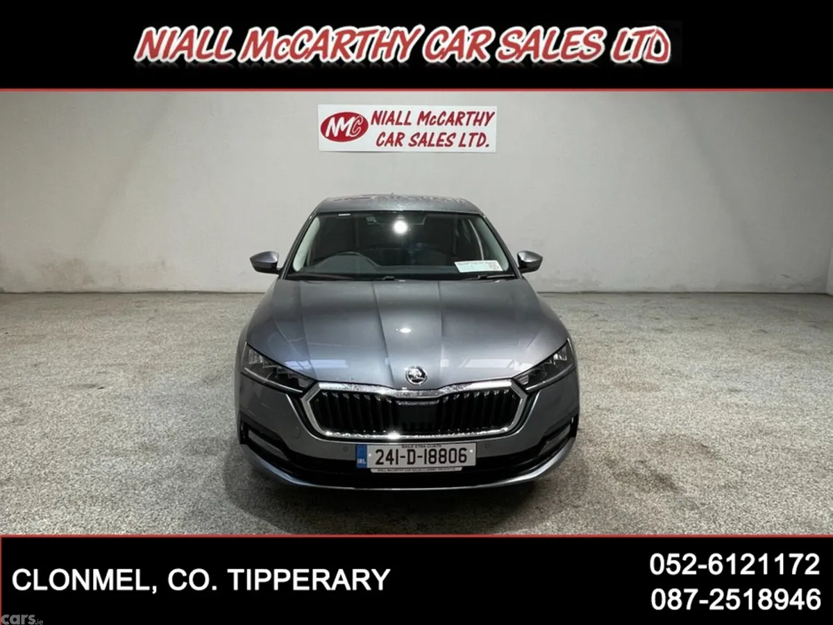 Skoda Octavia Hatchback, Petrol, 2024, Grey