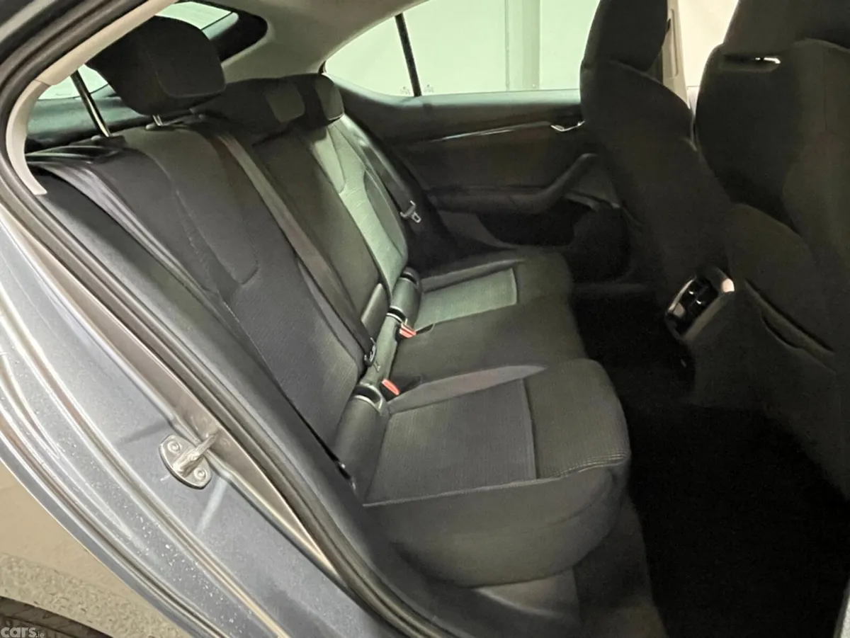 Skoda Octavia Hatchback, Petrol, 2024, Grey