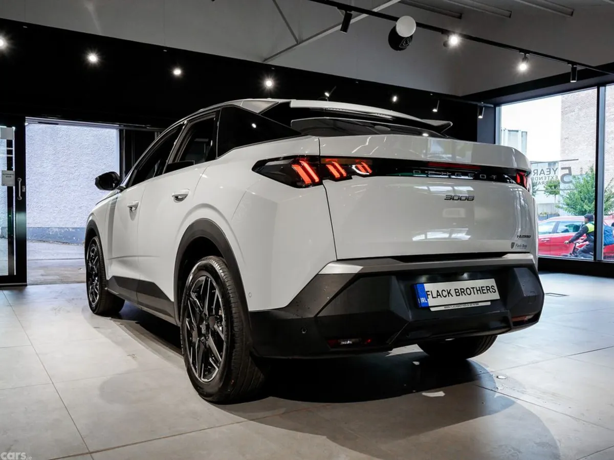 Peugeot 3008 MPV, Petrol Hybrid, 2025, White