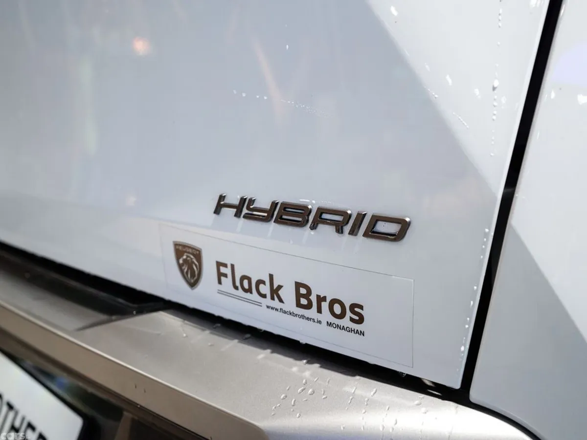 Peugeot 3008 MPV, Petrol Hybrid, 2025, White