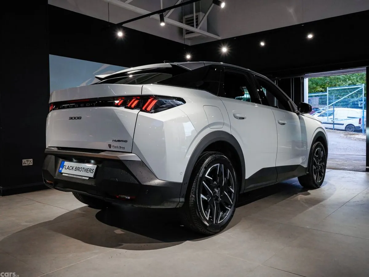Peugeot 3008 MPV, Petrol Hybrid, 2025, White